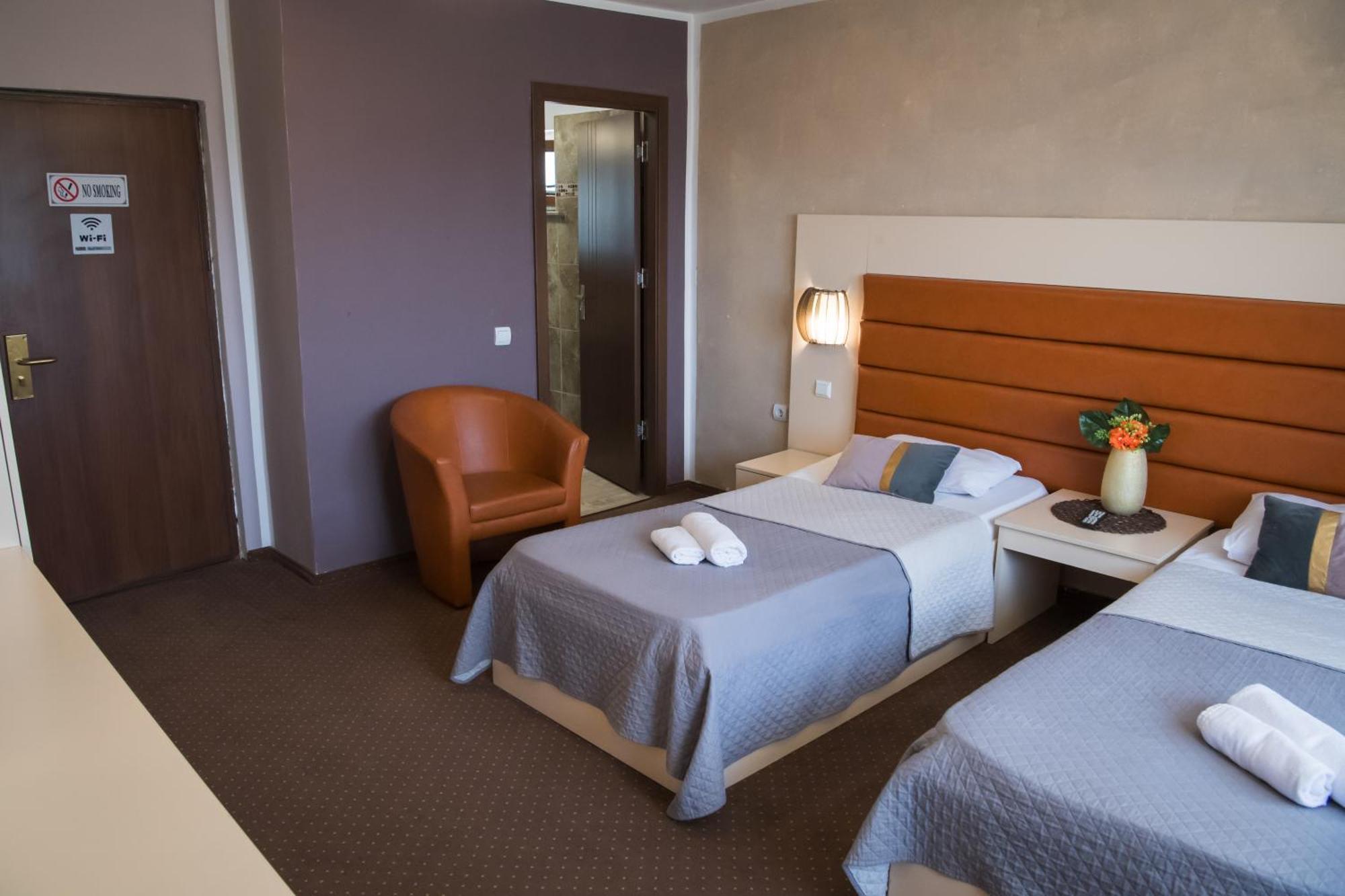 Mbi Travel Inn كرايوفا المظهر الخارجي الصورة